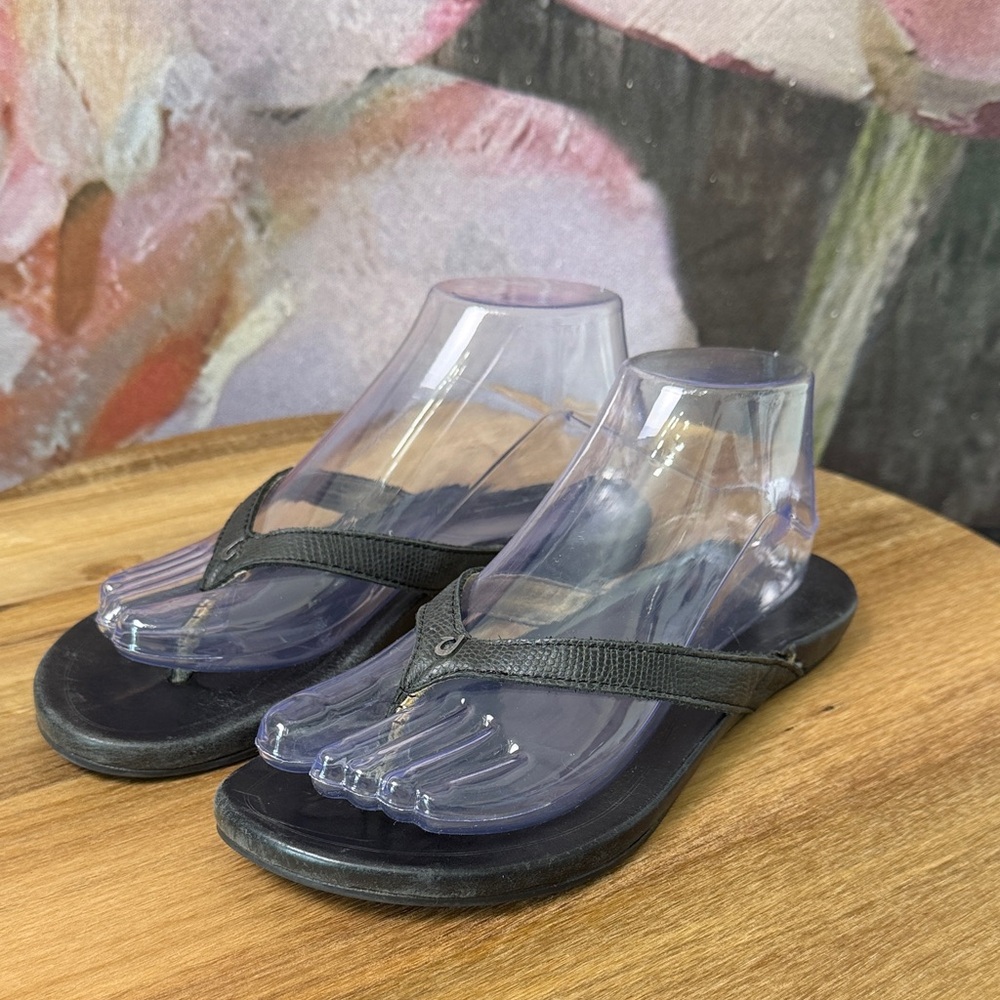 OluKai Black Women's Leather Thong Sandals